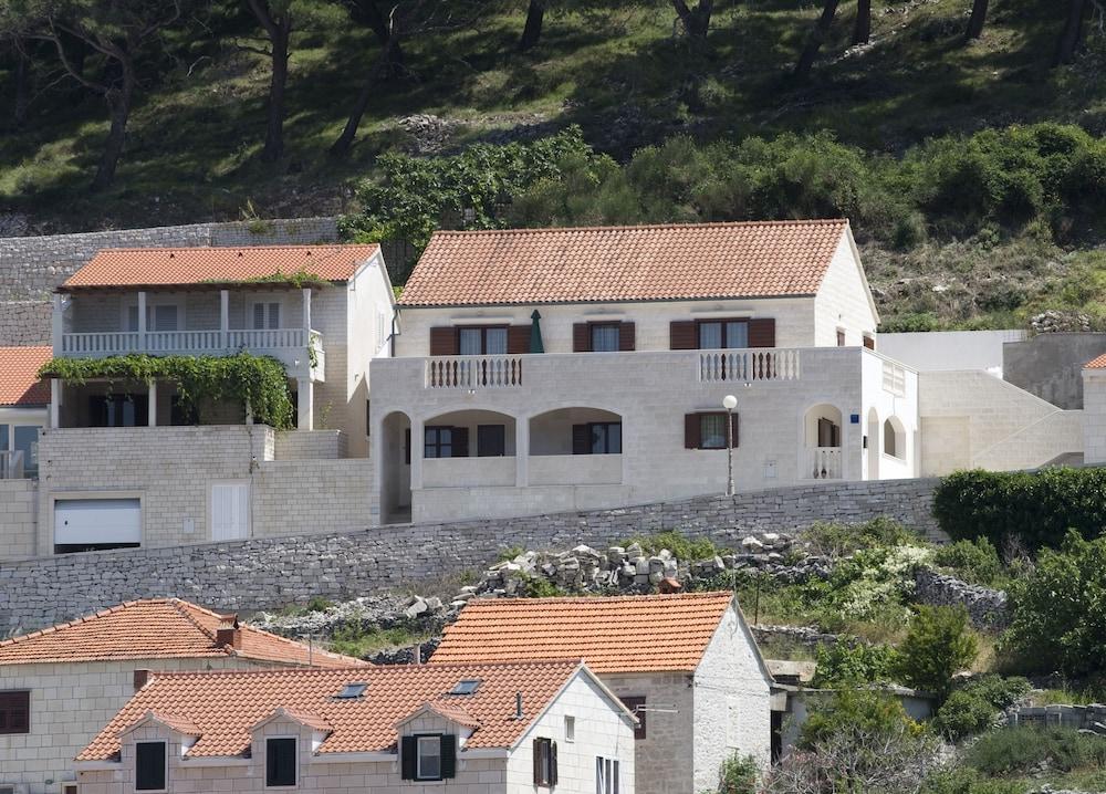 Pucisca Villa Postira Eksteriør bilde